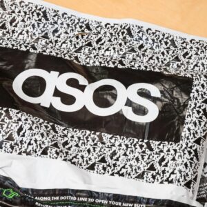 Χάκερ χτύπησαν την ASOS – Απειλούν να δημοσιοποιήσουν δεδομένα!