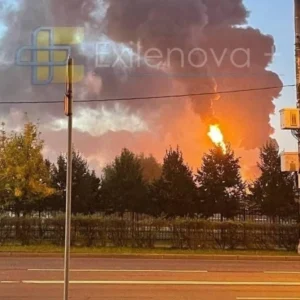 Οι Ουκρανοί κτύπησαν με drones την μεγαλύτερη αποθήκη πετρελαίου της Μόσχας (βίντεο)