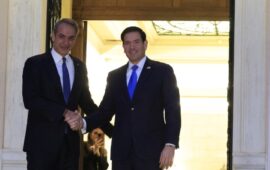 Στο Μαξίμου ο Μ.Ρούμπιο μετά την ομιλία του στην Πνύκα για την συνάντηση με τον Κ.Μητσοτάκη