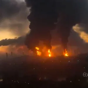 Οι Ουκρανοί έπληξαν το μεγαλύτερο διυλιστήριο πετρελαίου της Ρωσίας