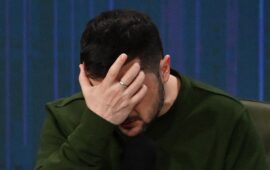 Αιφνιδιασμένος ο  Ζελένσκι από  τη συμφωνία Τραμπ-Πούτιν