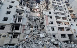 «Χάος» στην Οδησσό: Kαπνοί και συντρίμμια στο κέντρο της πόλης μετά τα ρωσικά πλήγματα (βίντεο)