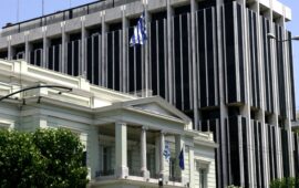 To YΠΕΞ καταδικάζει τις επιθέσεις των Χούθι εναντίον διεθνών αεροδρομίων στη Σαουδική Αραβία