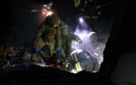 Η Ζαπορίζια «βυθίστηκε» στο σκοτάδι: Σε πανικό οι Ουκρανοί στρατιώτες – Έτρεξαν σε καταφύγια (βίντεο)