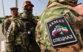 Μαχητές της Akhmat αιχμαλώτισαν Ουκρανό στρατιώτη στο Τσέρνιχιβ: «Απολογούμαι στους Ρώσους» (βίντεο)