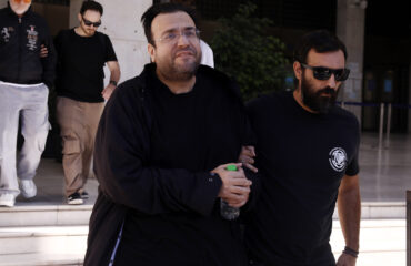 Φίλιππος Καμπούρης: Απολογείται σήμερα μαζί με τη σύζυγό του και άλλους εννέα κατηγορούμενους