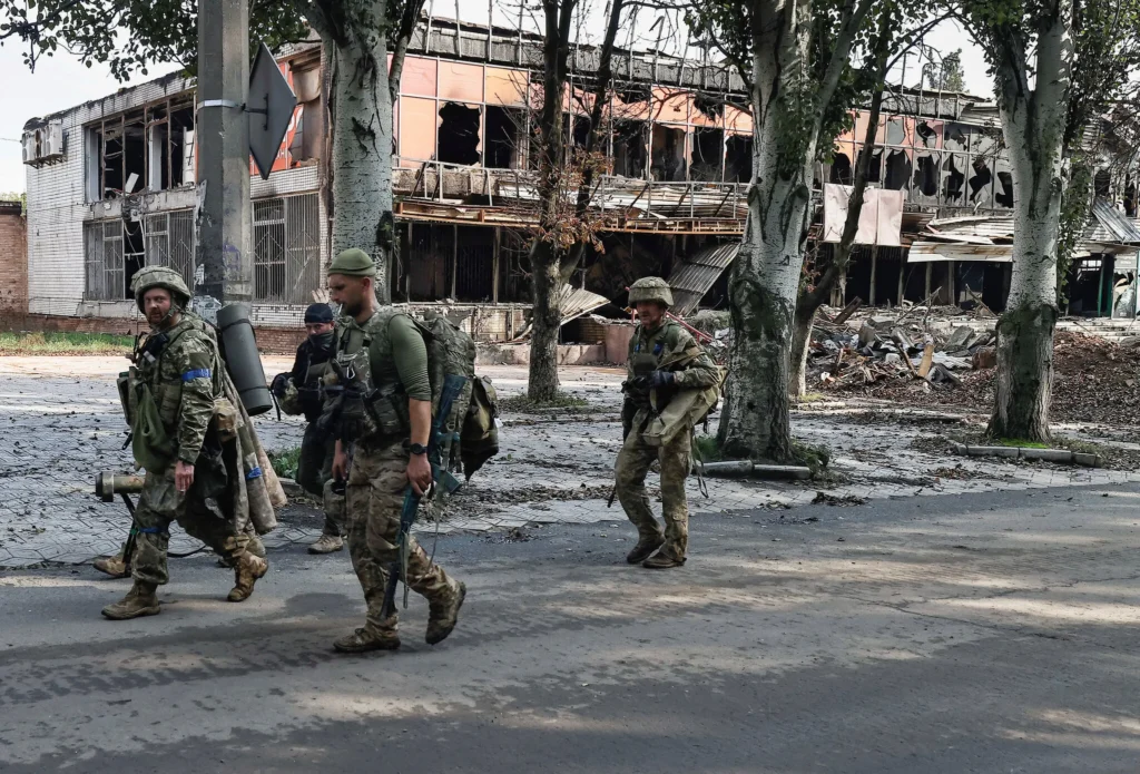 Συγκλονιστικές εικόνες: Δείτε πώς έγινε η Λιμάν μετά από σχεδόν πέντε χρόνια σφοδρών μαχών (βίντεο)