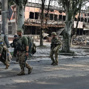 Συγκλονιστικές εικόνες: Δείτε πώς έγινε η Λιμάν μετά από σχεδόν πέντε χρόνια σφοδρών μαχών (βίντεο)