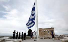 Ογδόντα δύο χρόνια από την αποχώρηση των Γερμανών από την Αθήνα – Έπαρση σημαίας στην Ακρόπολη