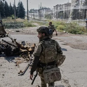 Οι Ρώσοι αιχμαλώτισαν αιφνιδίως 20 Ουκρανούς στρατιώτες στην Ντομπροπίλια – Δείτε βίντεο