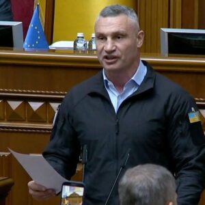 Ο Β.Κλίτσκο ξεκίνησε «πόλεμο» με τον Ζελένσκι: «Πες πού πήγαν τα δισ. της αεράμυνας; – Κάνεις σόου»