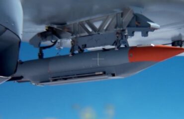 Δοκιμής της βόμβας TOLUN-P από UCAV AKSUNGUR (βίντεο)