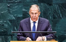Σ.Λαβρόφ: «Δεν θα υπάρξει κατάπαυση του πυρός μόνο και μόνο για να εξοπλιστεί ξανά ο Β.Ζελένσκι»