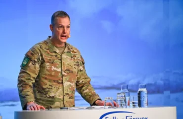 Στρατηγός του ΝΑΤΟ στην Ευρώπη «βλέπει» στρατιωτική υπεροχή της Συμμαχίας έναντι της Ρωσίας