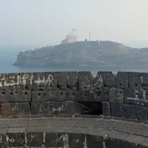 Πέντε νεκροί από την επίθεση με πυραύλους των Χούθι στο προεδρικό Μέγαρο της Υεμένης