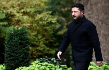 Ακόμα μία χώρα μετά τη Νορβηγία «γονατίζει» μπροστά στον Ζελένσκι: «Να του δώσουμε όλα τα μέσα»