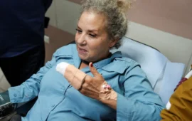 «Με κλωτσούσαν ξανά και ξανά»: Η επίθεση Ισραηλινών εποίκων στη φωτορεπόρτερ της Washington Post