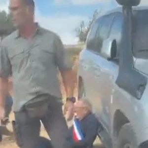 Δυτική Όχθη: H στιγμή που Ισραηλινοί έποικοι επιτίθενται σε Ευρωπαίους διπλωμάτες – Δείτε βίντεο