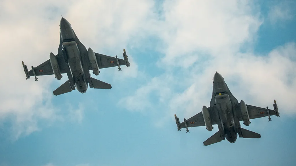 Ρουμανικά F-16 κατέρριψαν για πρώτη φορά drones τύπου UAV πάνω από τον εναέριο χώρο τους