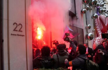 Λεηλατήθηκαν όλες οι εμβληματικές φίρμες ρούχων στο Παρίσι