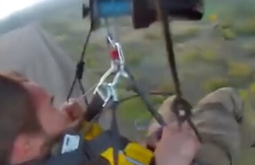 Ουκρανία: Drone μετέφερε τραυματισμένο στρατιώτη μακριά από το μέτωπο (βίντεο)