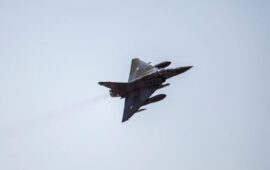 Συντριβή μαχητικού Mirage 2000D στη Γαλλία: Νεκρός ο ένας πιλότος, αγνοείται ο δεύτερος