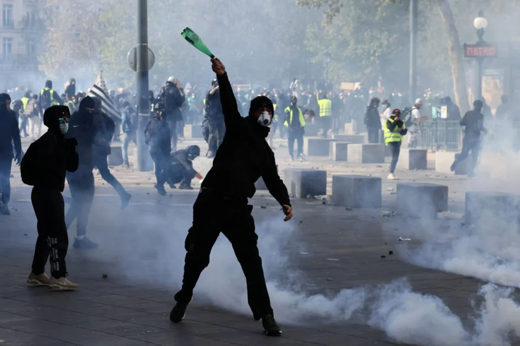 «Βράζει» η Ευρώπη: Διαδηλώσεις και επεισόδια σε Γαλλία, Ιταλία, Πορτογαλία και Αλβανία (βίντεο)