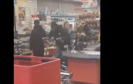 Βίντεο: Γυναίκα στην Πολωνία βάζει τρικλοποδιά σε αλλοδαπό που μόλις έκλεψε ένα σούπερ μάρκετ!