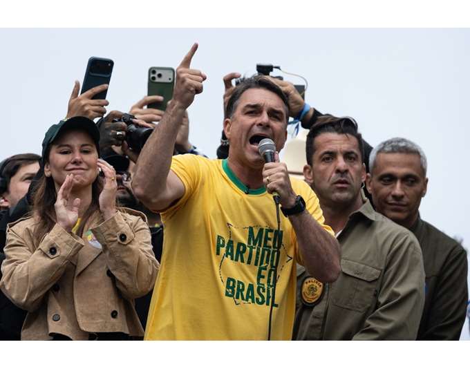 Την κατάσχεση του διαβατηρίου του Flávio Bolsonaro διέταξε το Ανώτατο Δικαστήριο της Βραζιλίας