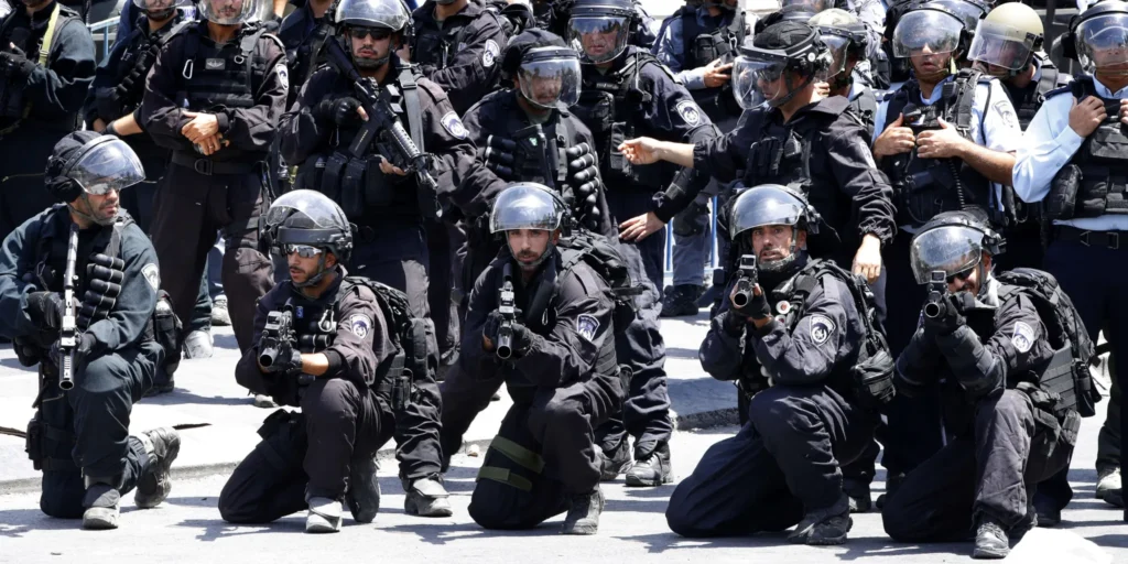 «Δρακόντεια» μέτρα ασφαλείας με 20.000 αστυνομικούς ενόψει των αυριανών εκλογών στο Ισραήλ
