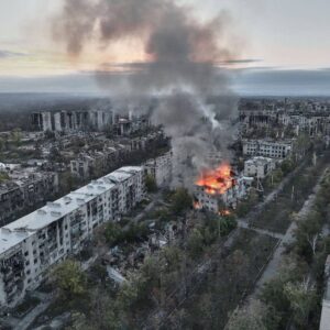«Κρανίου τόπος» η Λιμάν: Οι Ρώσοι την έχασαν και τα κτίριά της καταστρέφονται – Δείτε πώς έχει γίνει