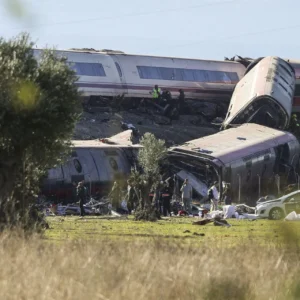 Ισπανία: Σοκάρει βίντεο λίγα λεπτά μετά την σφοδρή σύγκρουση των δύο τρένων υψηλής ταχύτητας