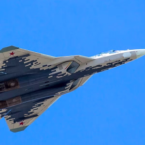 Βίντεο: Ρωσικό Su-57 εκτόξευσε τρεις πυραύλους cruise Kh-59/69 κατά ουκρανικής αεροπορικής βάσης