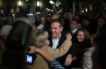Ποιοι έδωσαν το παρών στην ομιλία του Αλέξη Τσίπρα στην Ηλιούπολη (βίντεο)