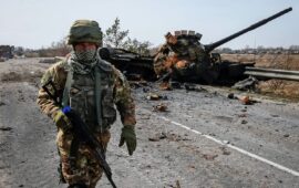 Ουκρανός παραδόθηκε δίχως δεύτερη σκέψη στους Ρώσους κι εξήγησε τον λόγο – Δείτε βίντεο