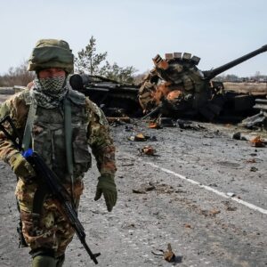 Ουκρανός παραδόθηκε δίχως δεύτερη σκέψη στους Ρώσους κι εξήγησε τον λόγο – Δείτε βίντεο