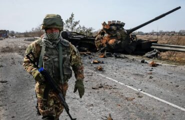 Ουκρανός παραδόθηκε δίχως δεύτερη σκέψη στους Ρώσους κι εξήγησε τον λόγο – Δείτε βίντεο