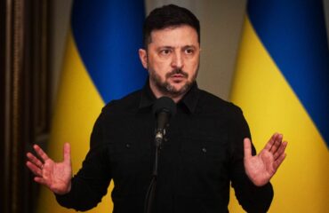 Ουκρανός αναλυτής:  «Δώστε εγγυήσεις στον Ζελένσκι ότι δεν θα διωχθεί και θα διαπραγματευτεί»